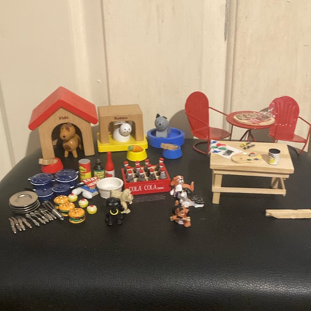 Doll house decorations